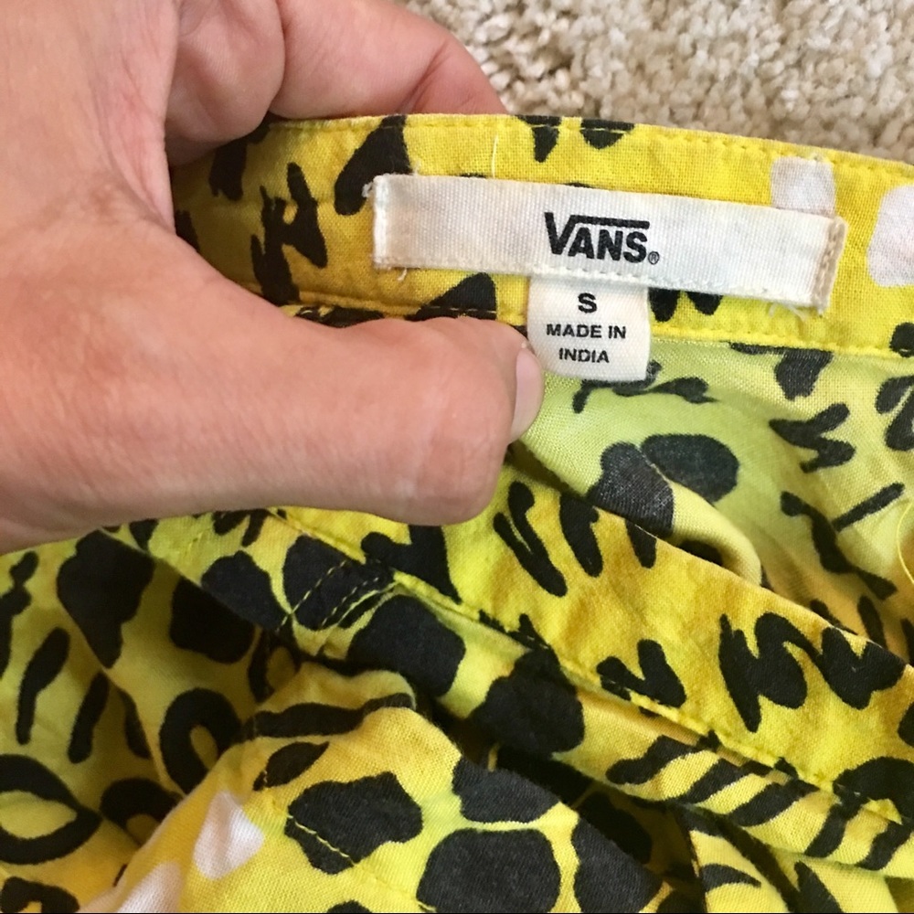 SOLD‼️ Vans high waisted shorts 🐯 fun print 🐯 - Picture 4 of 6
